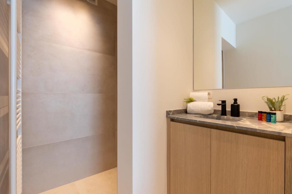 Huswell - Central Located Apartment With Parking In Knokke Exterior foto